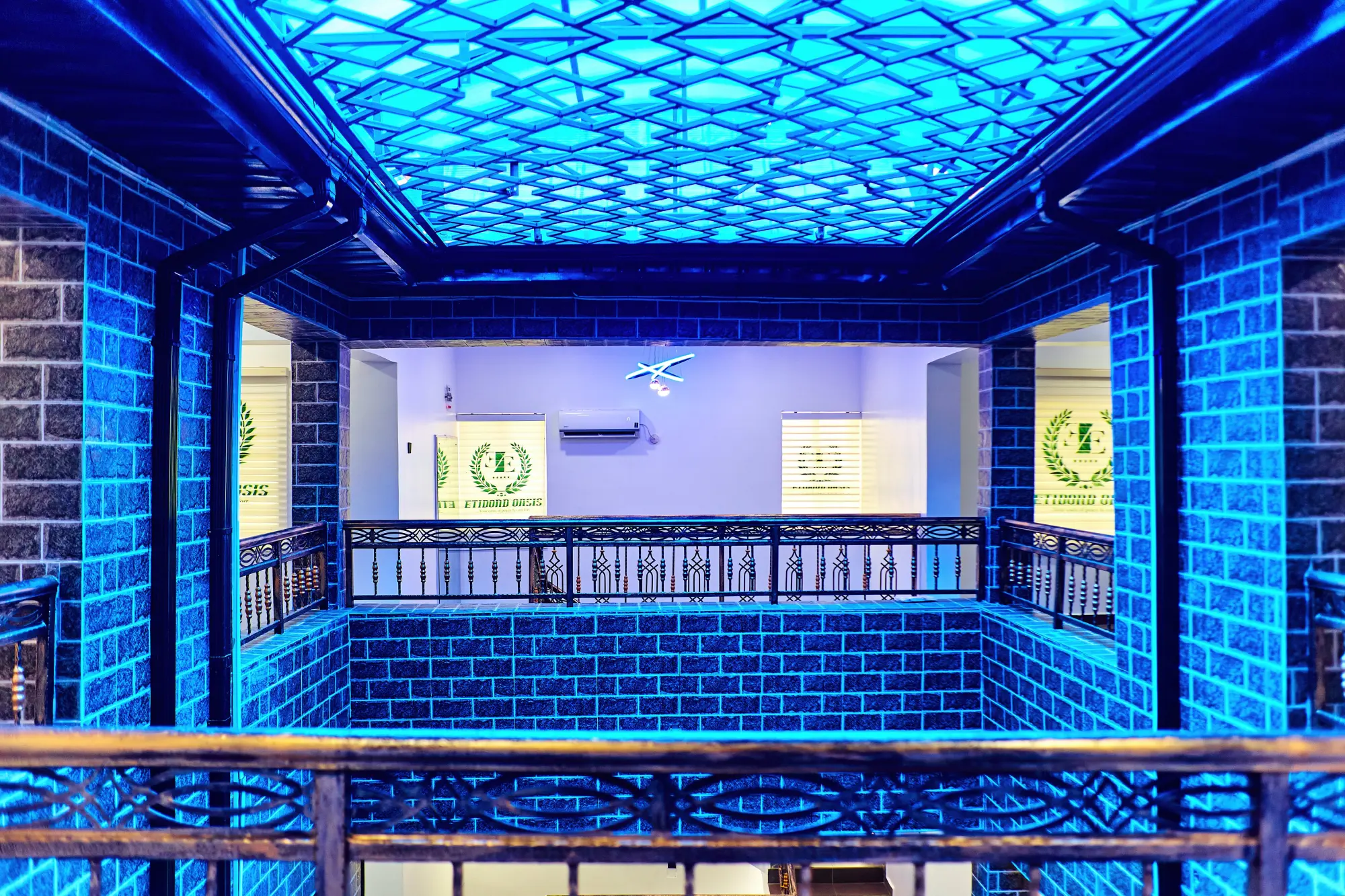 ETIDOND OASIS atrium