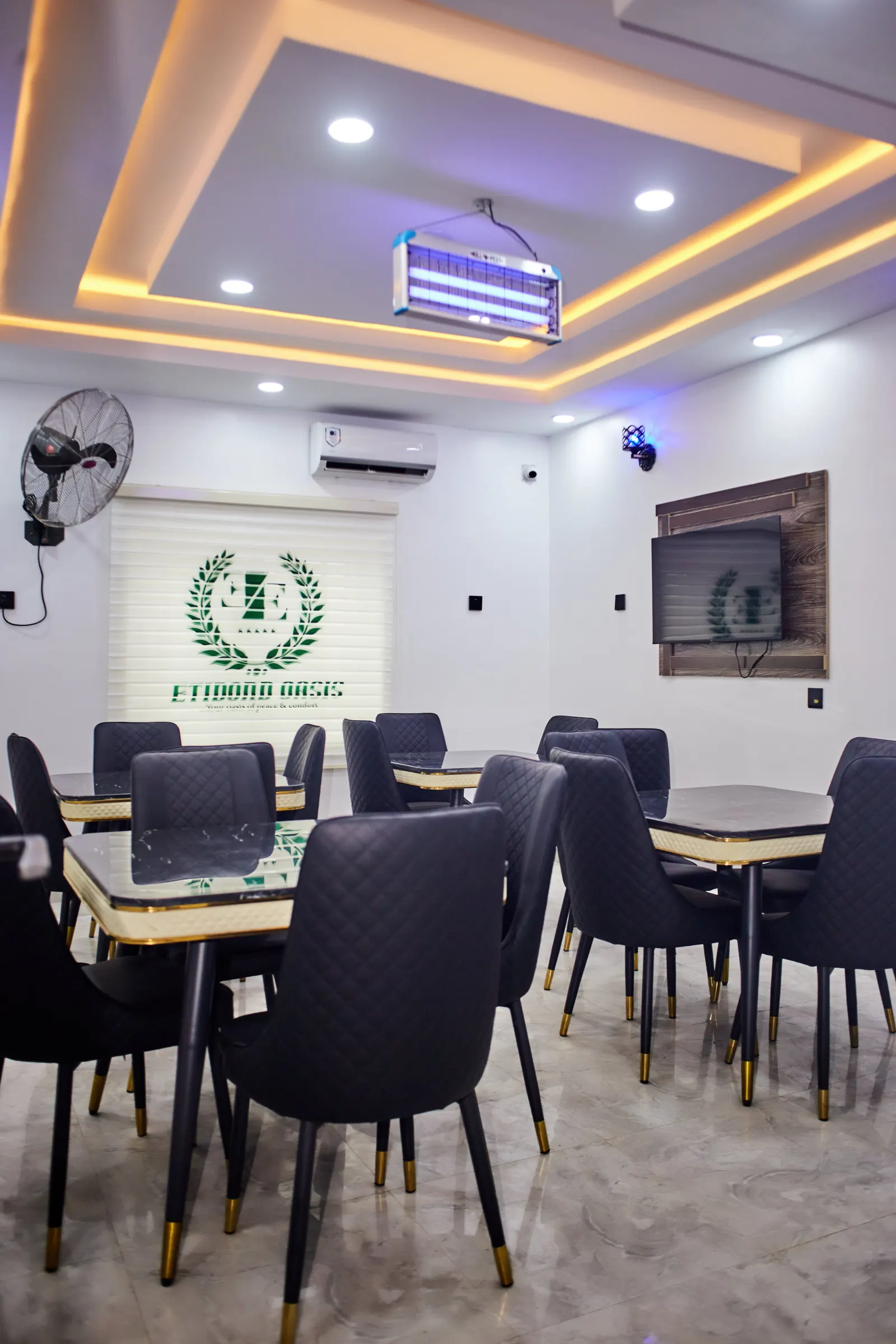 ETIDOND OASIS restaurant